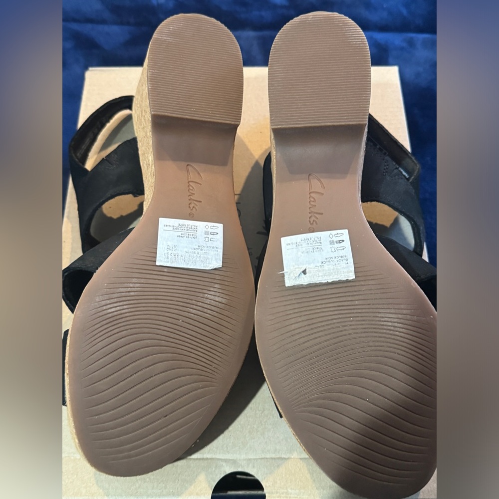 Clark’s black platform sandals - Picture 3 of 6